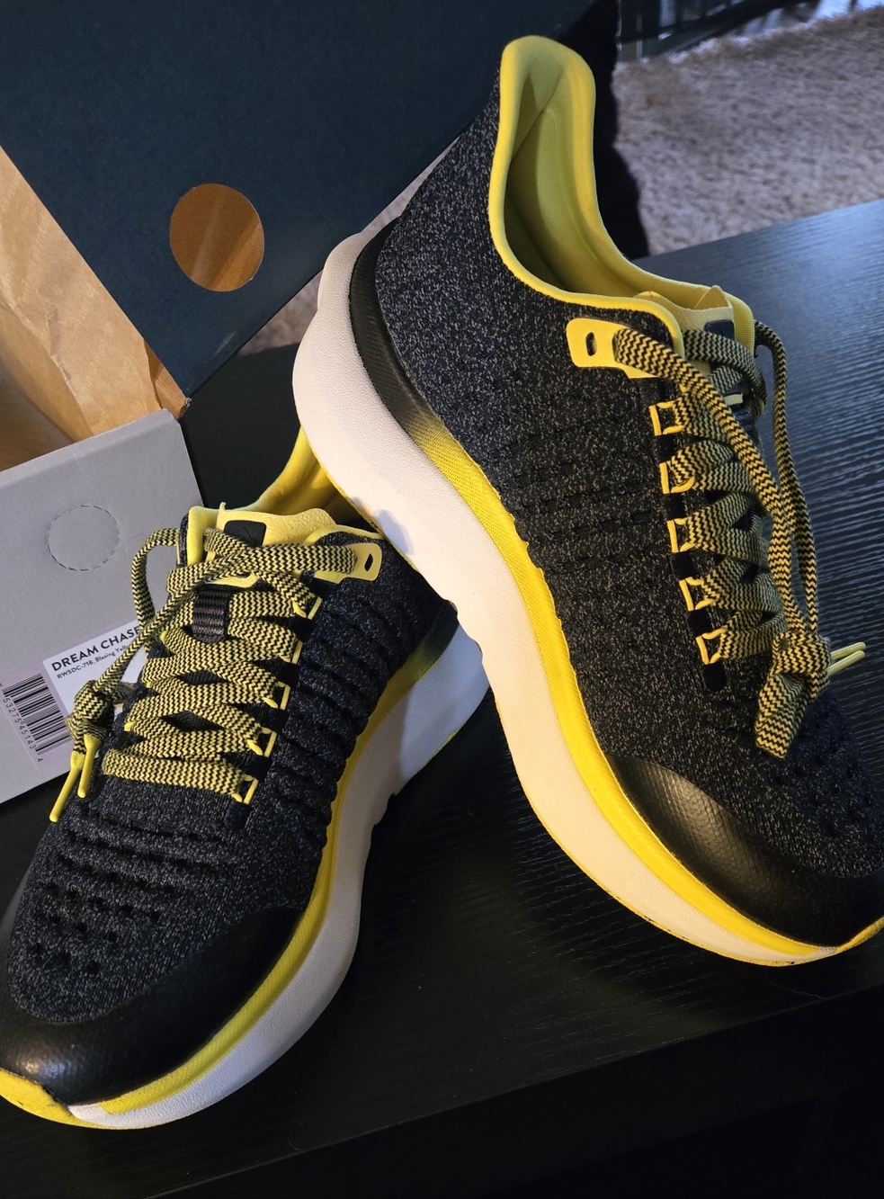 Rabbit Brand Dream Chaser Women's Size 9 NIB